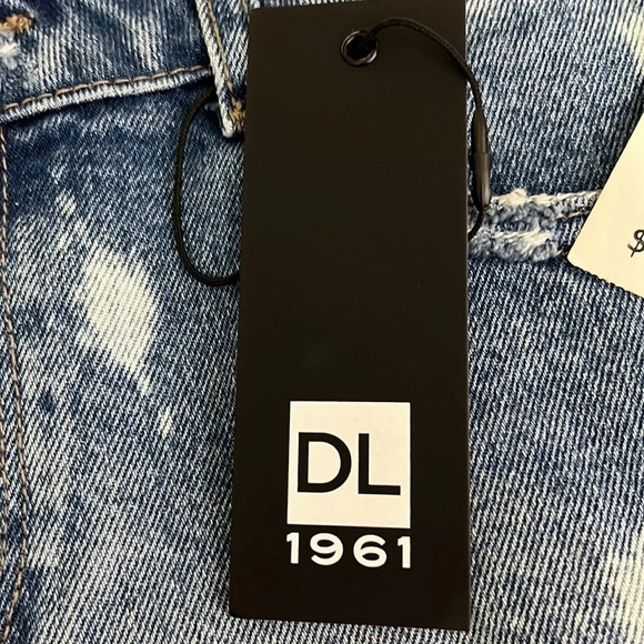 DL1961 Renee Shorts Medium Wash Raw Hem Distressing Cotton - NEW - Size 25 - Picture 7 of 12